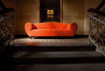 pomaranczowa-sofa.jpg